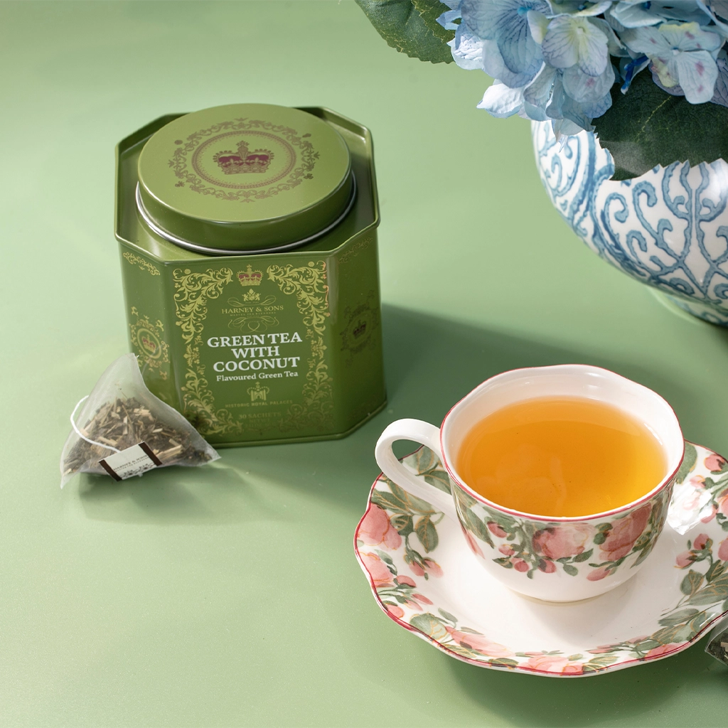 Green Tea with Coconut & Ginger, Tin of 30 Sachets